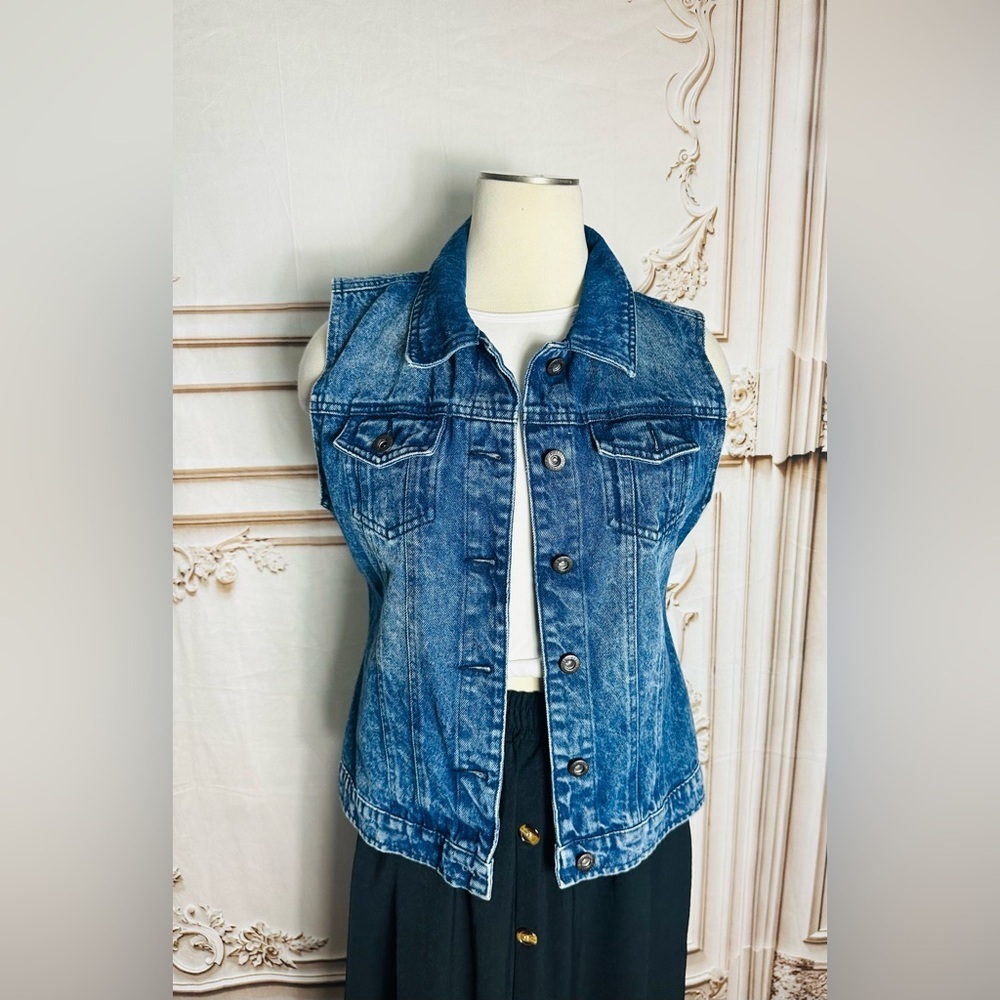 Embroidered Floral Heart Denim Vest - Blue - Picture 2 of 10